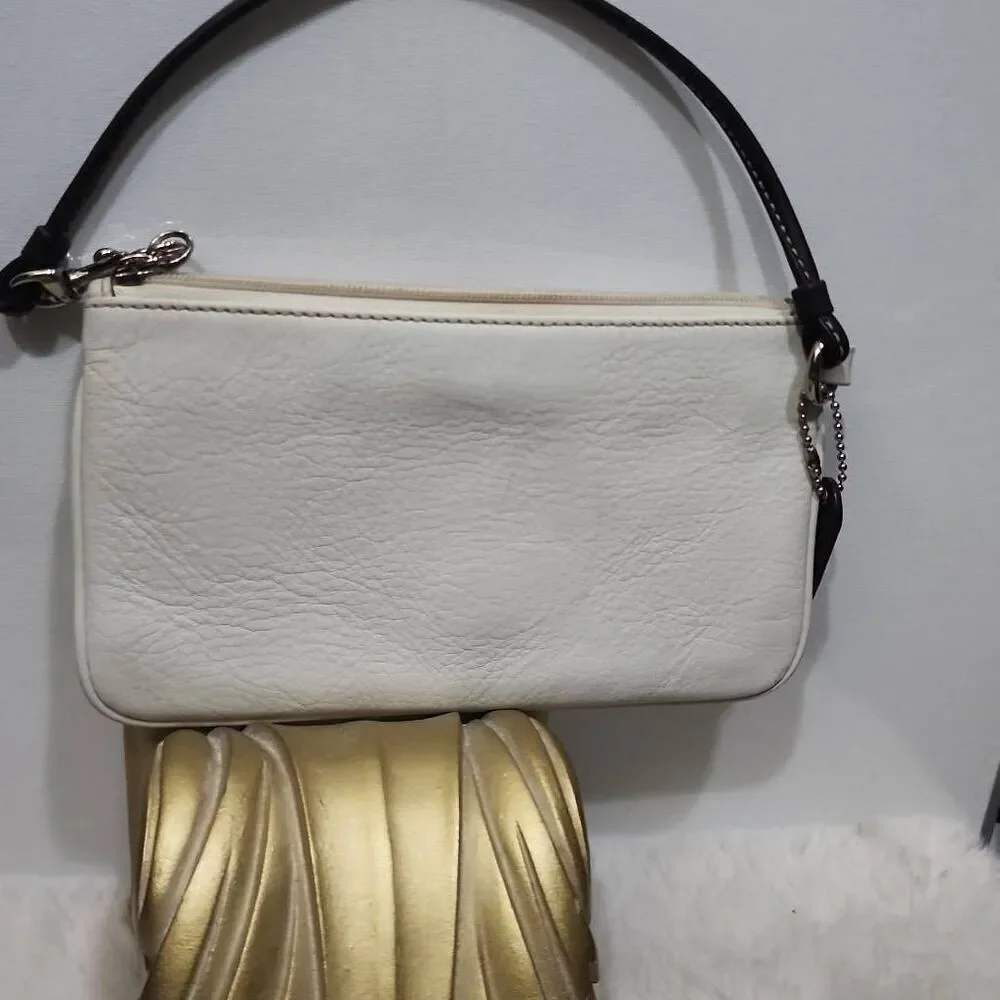 Coach Soho white leather buckle wristlet clutch bag. Y2K